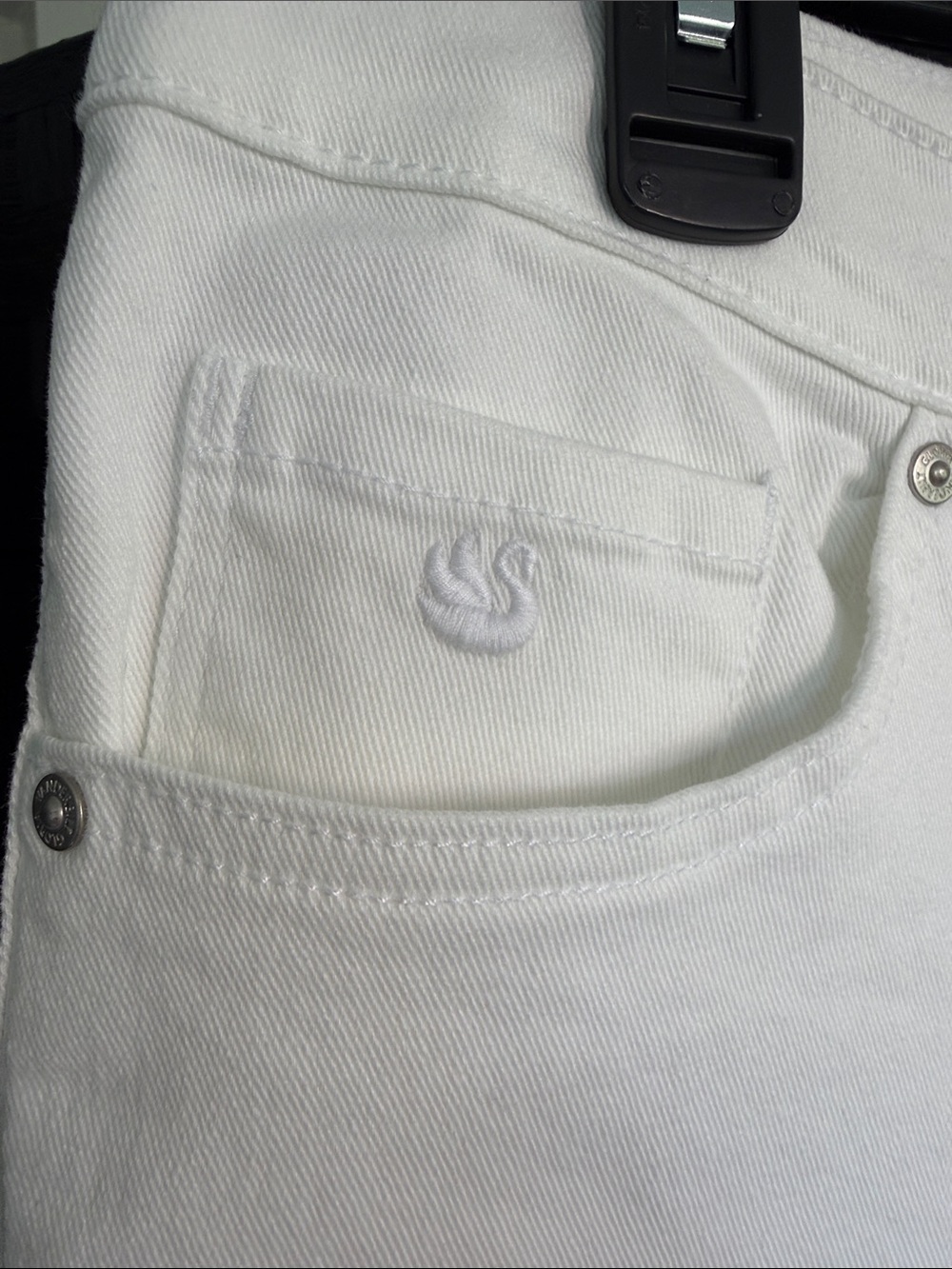 Plus Size Gloria Vanderbilt Women’s Capris 18W - Picture 3 of 4